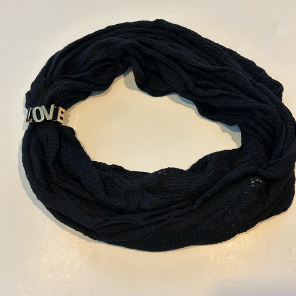 BCBGENERATION INFINITY LOVE SCARF BLACK GOLD LETTERS / ONE SIZE FITS ALL